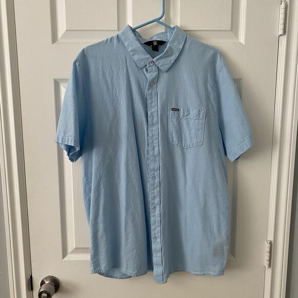 VOLCOM Button-up Collared Shirt Blue Color 100% Cotton Mens Size XL - Picture 1 of 4